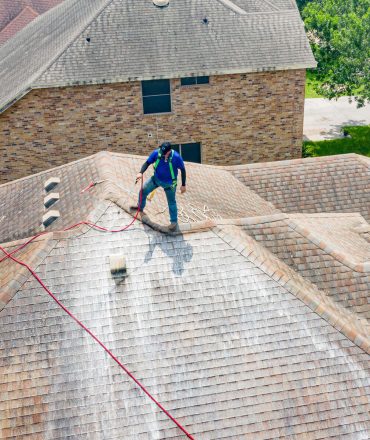 Roof-cleaning-services-in-San-Antonio-San-Antonio-Roofing-Experts-01